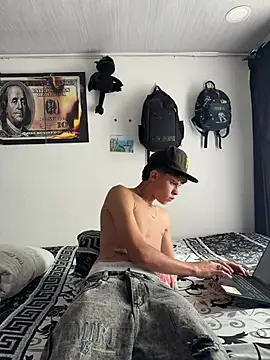 Jackdaniel001  online show from May 2, 1:58 pm