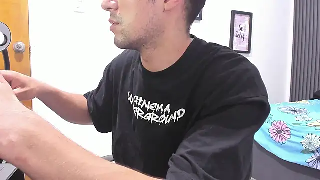 tommy badboyy online show from April 30, 11:09 pm