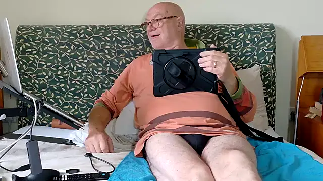 KinkCentral online show from June 11, 8:01 am