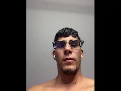 Iamcamilo   online show from May 16, 2:31 am