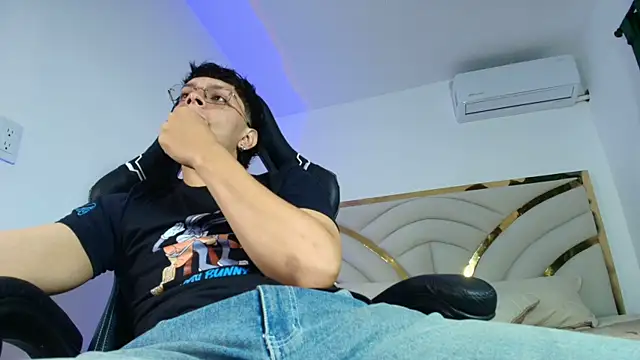 Milo Storm online show from April 28, 12:10 pm