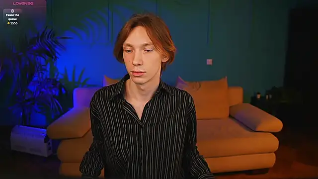 Daniel Schmidt online show from May 2, 5:10 am