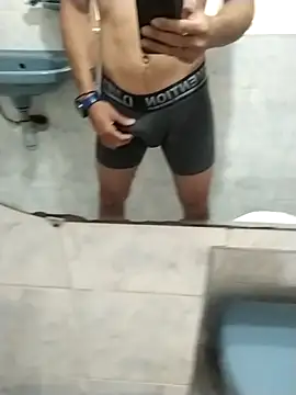 tufalco17cm online show from April 26, 9:33 pm