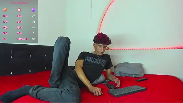 liammendoza98 online show from May 30, 2:28 pm