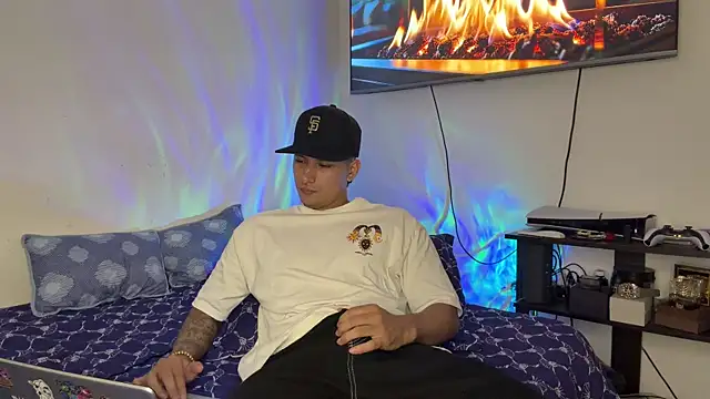 SexxxySquirterStev777 online show from June 23, 1:15 pm