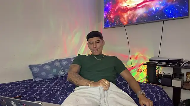 SexxxySquirterStev777 online show from June 26, 1:46 pm