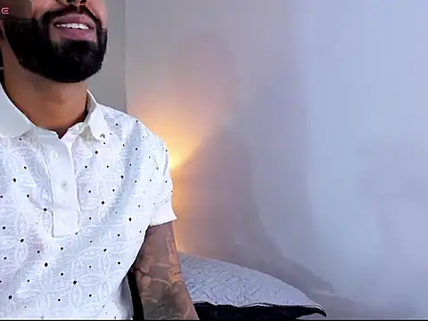  kameron9811 online show from May 14, 10:19 pm