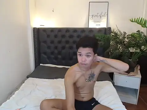 bobby bigcock online show from May 29, 1:43 pm
