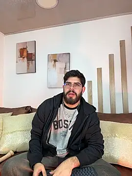 DomBoy  online show from June 6, 8:04 pm