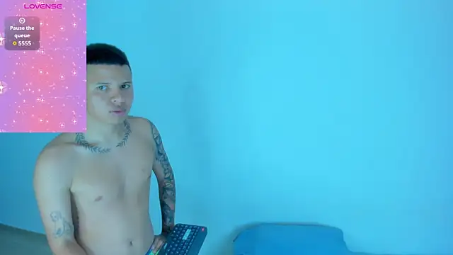 Steven SkinnyBoy online show from May 12, 3:59 am