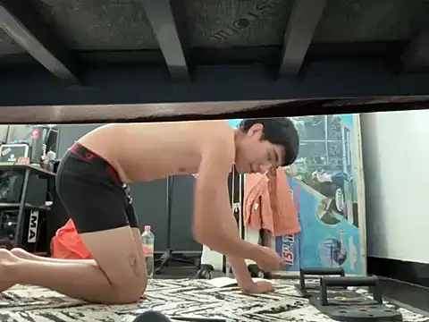 oopiumbody online show from May 8, 5:57 pm