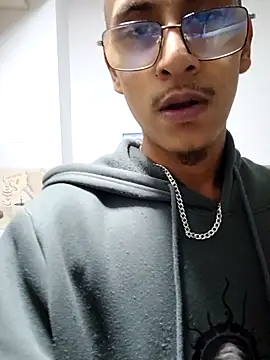 Lil black009 online show from May 14, 6:11 am