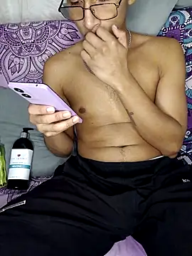 Lil black009 online show from May 3, 7:22 am