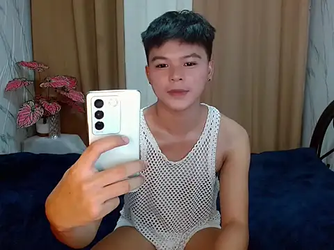 yourhotasiandoms online show from June 18, 4:58 am