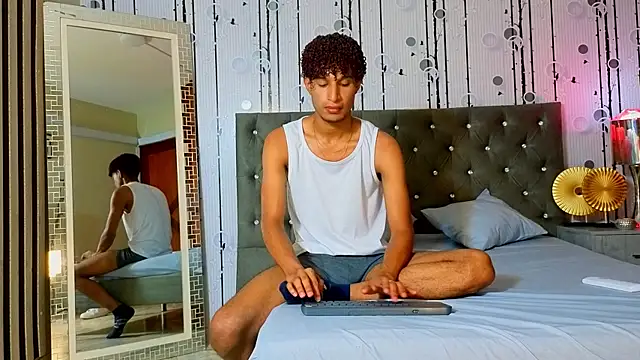 Alex Bloom online show from May 26, 7:32 pm
