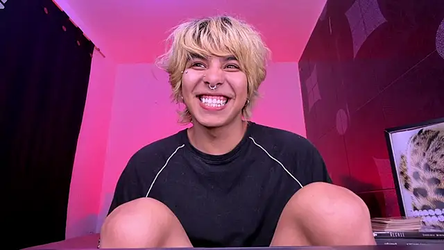 Aronn 44 online show from May 15, 7:05 am