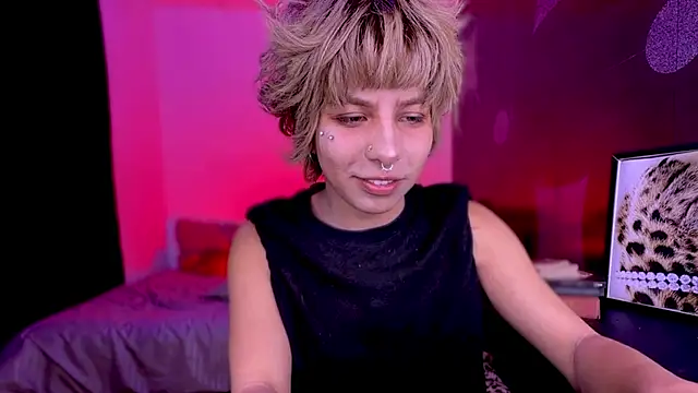 Aronn 44 online show from May 26, 2:07 am
