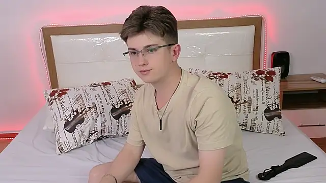Miless Cooper online show from May 16, 7:34 pm