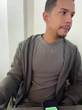 angel silva  online show from June 26, 5:10 am