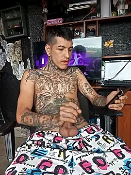demoni0802 online show from May 11, 4:04 pm