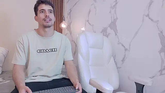 tanner-hard  online show from May 12, 11:57 pm