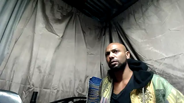 Camodick online show from April 19, 6:10 pm