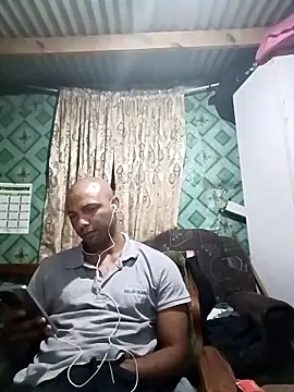 Snapshot of Camodick chatting on February 15, 11:27 pm Camodick online show from February 15, 11:27 pm