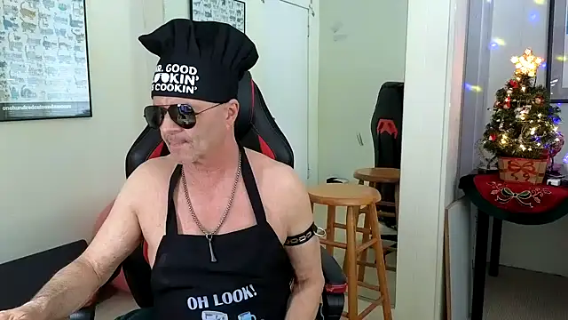 hotdadbod online show from December 27, 9:32 pm