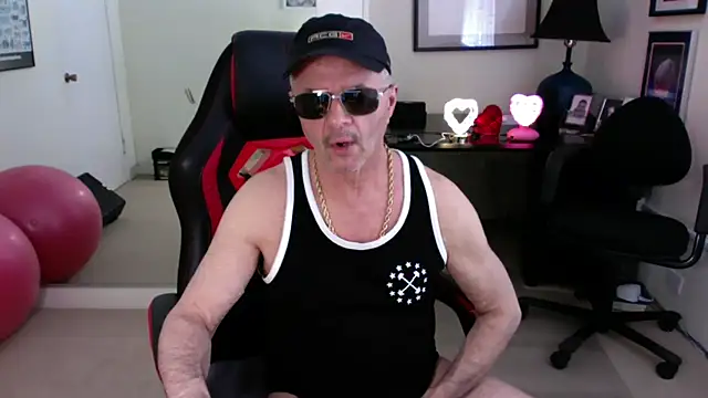hotdadbod online show from February 25, 9:35 pm