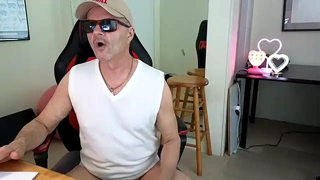hotdadbod online show from January 31, 9:16 pm