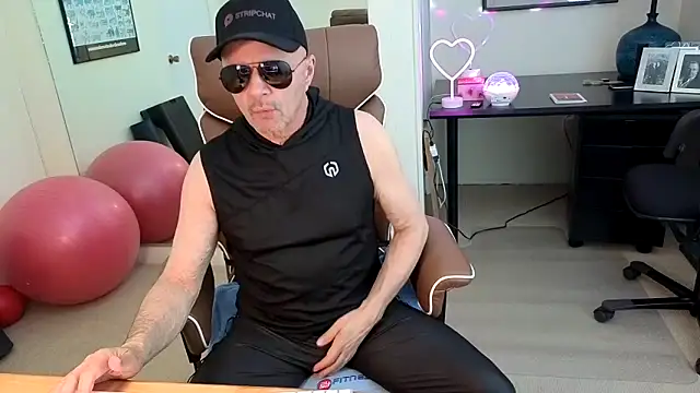 hotdadbod online show from May 8, 9:37 pm