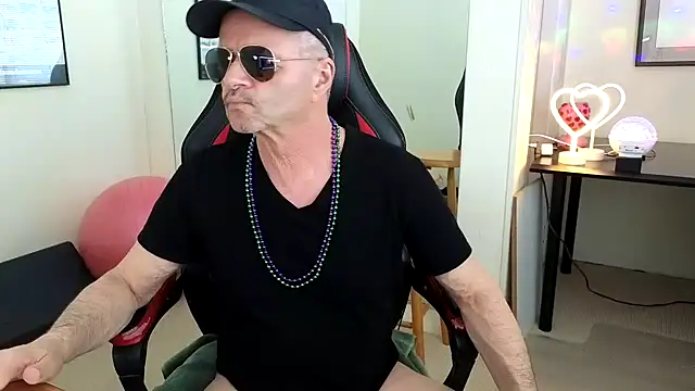 hotdadbod online show from January 3, 9:36 pm