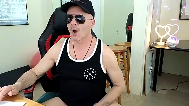 hotdadbod online show from February 7, 9:37 pm