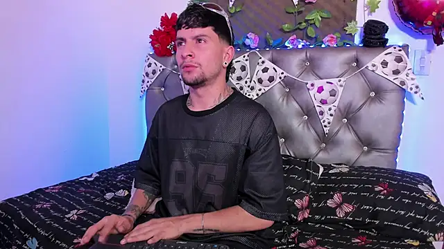 StefanoBigCock online show from June 30, 3:51 am