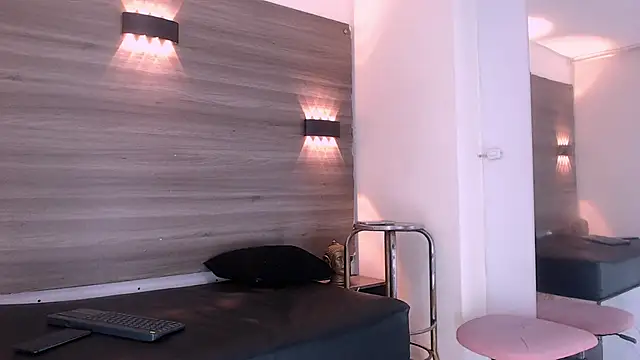 anxiuos miller online show from June 9, 3:52 am