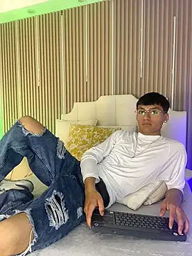 AdrianStark  online show from June 24, 1:03 pm