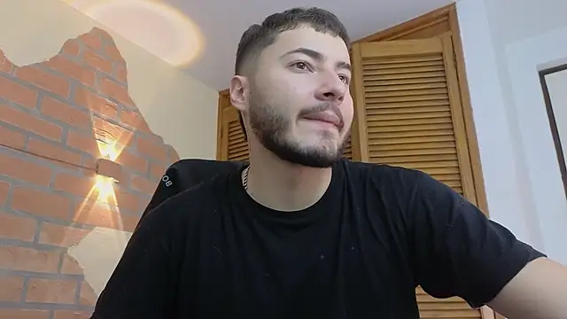 Brandon 01 online show from June 5, 7:41 pm