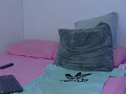 skoook gray  online show from June 27, 12:22 pm