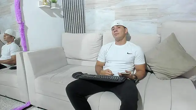 dylan viper online show from June 4, 3:12 am