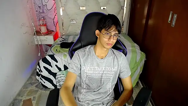 zxvn n online show from June 7, 1:07 pm