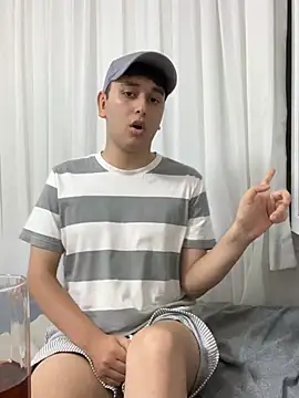imjustaboyy1 online show from June 12, 7:00 pm