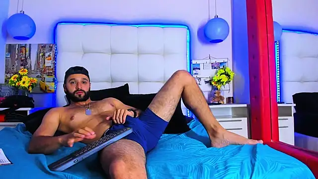 Mike333  online show from June 14, 1:25 am