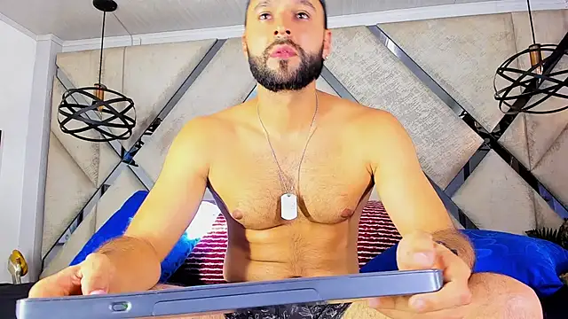 Mike333  online show from June 11, 9:57 pm