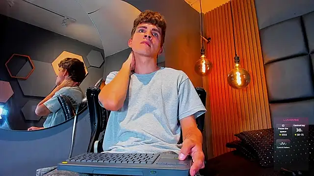fhilip ken online show from June 19, 5:40 pm