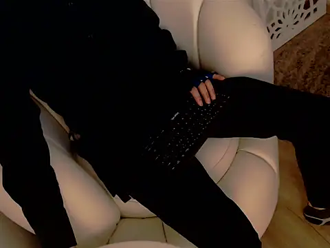 kreyiko  online show from June 12, 7:22 pm