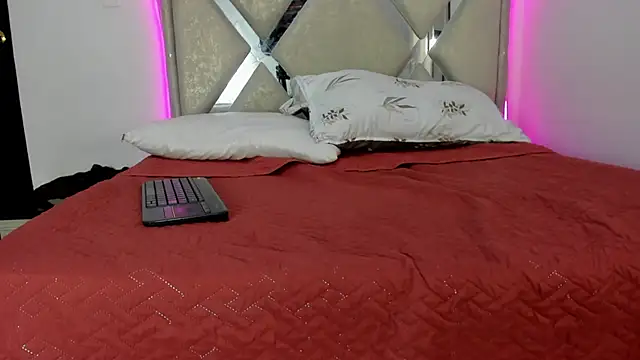 Lucas cruz1 online show from June 19, 3:23 am