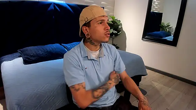 Valentino Knox online show from June 20, 12:32 pm