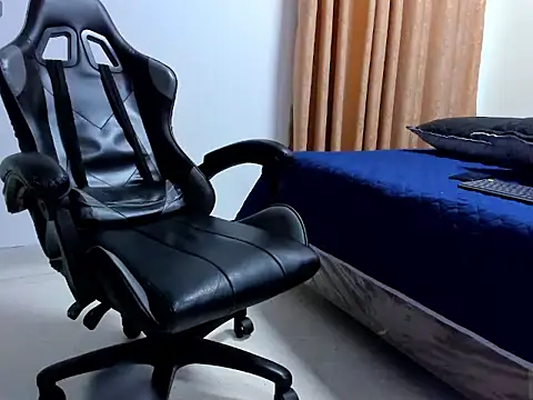 Ithan Hott online show from June 7, 7:04 am