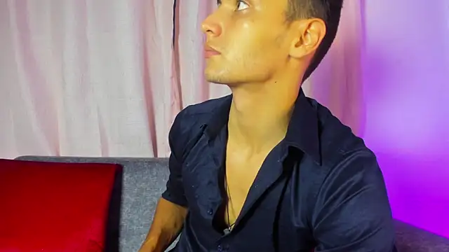 andrewevans46 online show from June 16, 1:13 pm