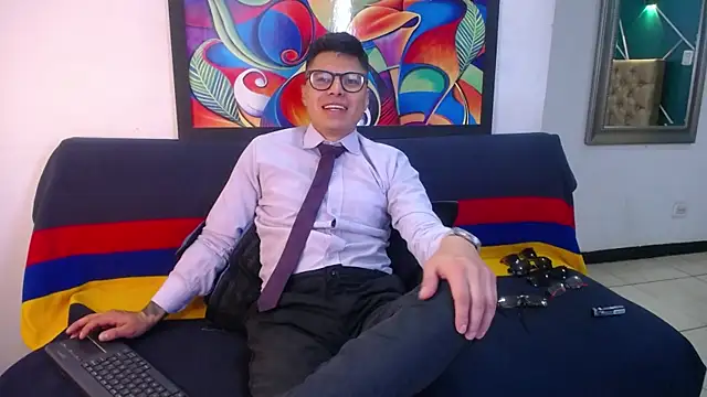 AquilesTaylor online show from June 12, 12:47 pm